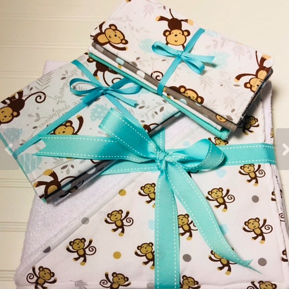 Hooded Baby Bath Towel, gender neutral baby gift - Picture 5 of 5